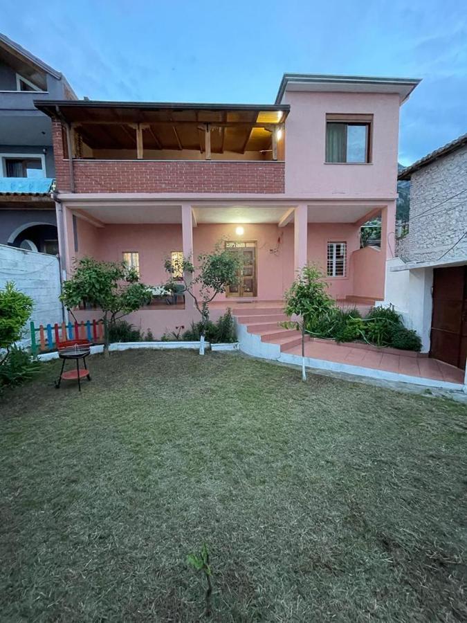 Vila 8 Krujë Buitenkant foto