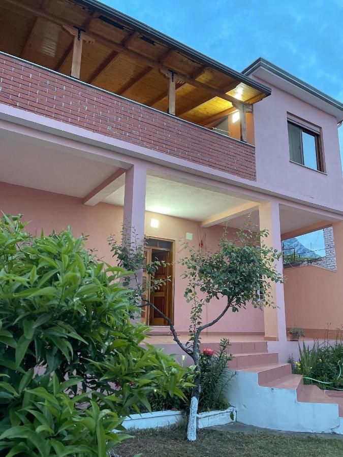 Vila 8 Krujë Buitenkant foto